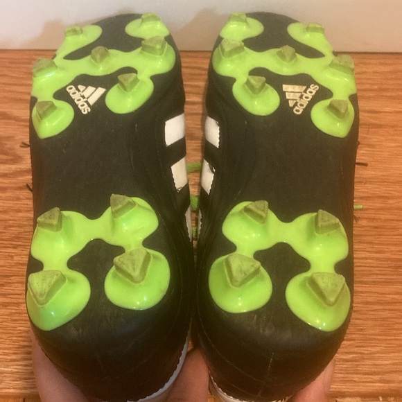 Very good condition lace up Adidas soccer cleats in black, white, & lime green - Picture 6 of 11